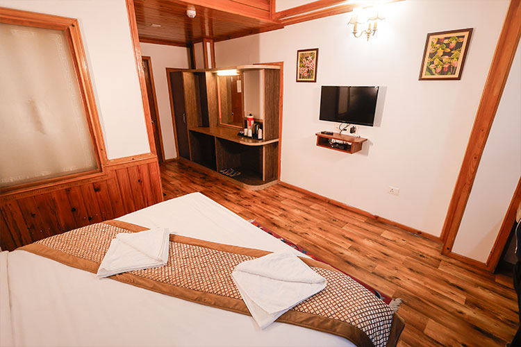 Super-Deluxe-Room-Buddha-Retreat-2