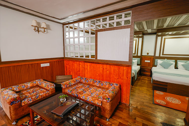 Super-Deluxe-Room-Sikkim-Tourist-Centre-2
