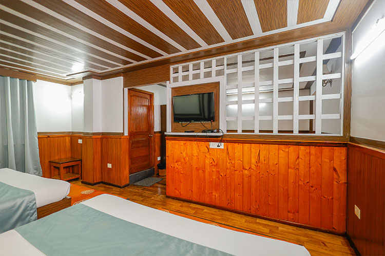 Super-Deluxe-Room-Sikkim-Tourist-Centre-4
