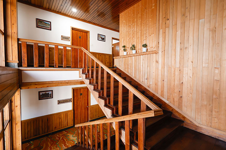 Excutive-Suit-Room-3