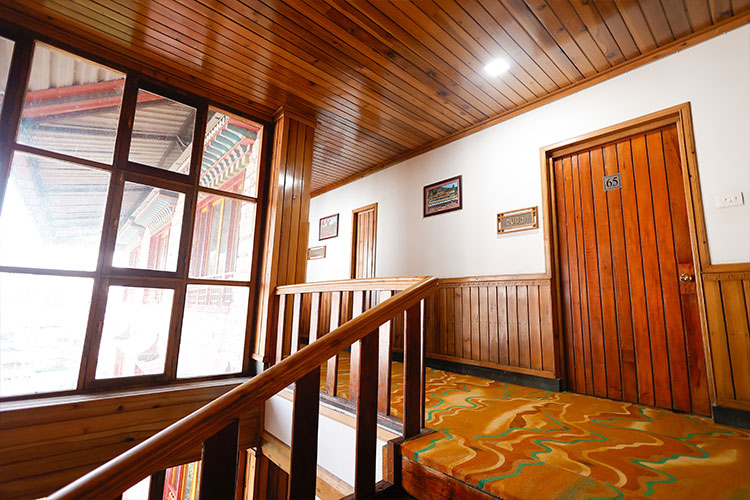 Premium-Deluxe-Room-2